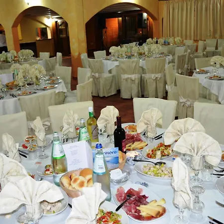 Giardino Corte Rubja إيغليزياس