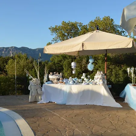 ホテル Giardino Corte Rubja イグレージアス