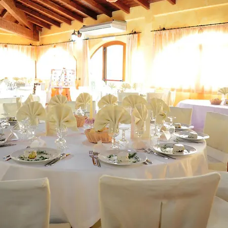 Giardino Corte Rubja ホテル